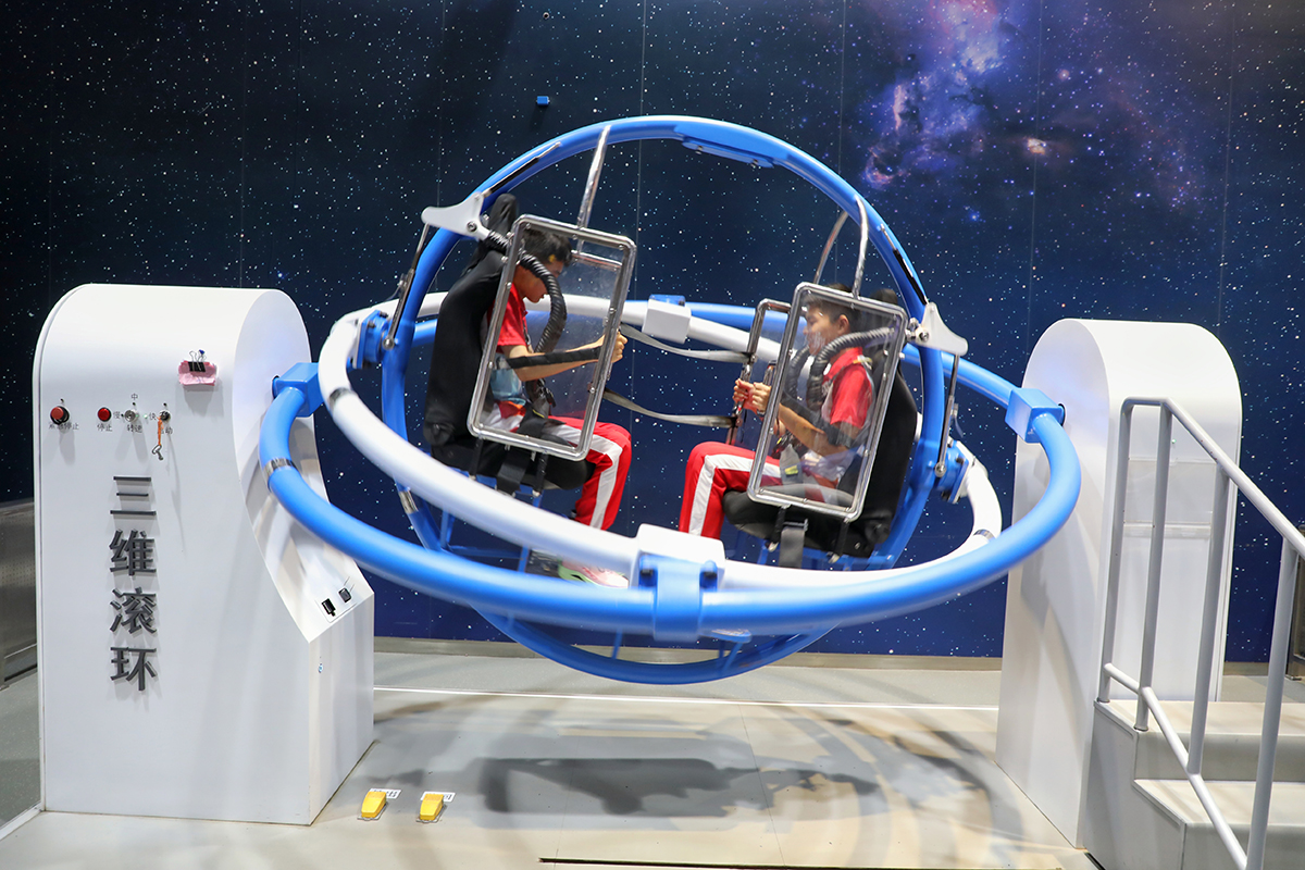 1723449116034045918.jpg 圖3-1學生在中國科學技術館參觀學習a.jpg